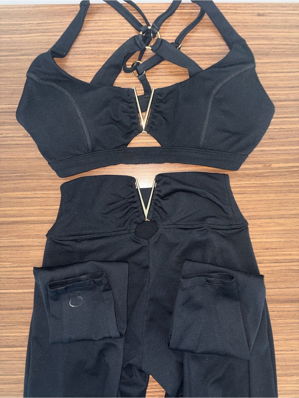 Bombshell sportswear knockout bra and victory leggings small
